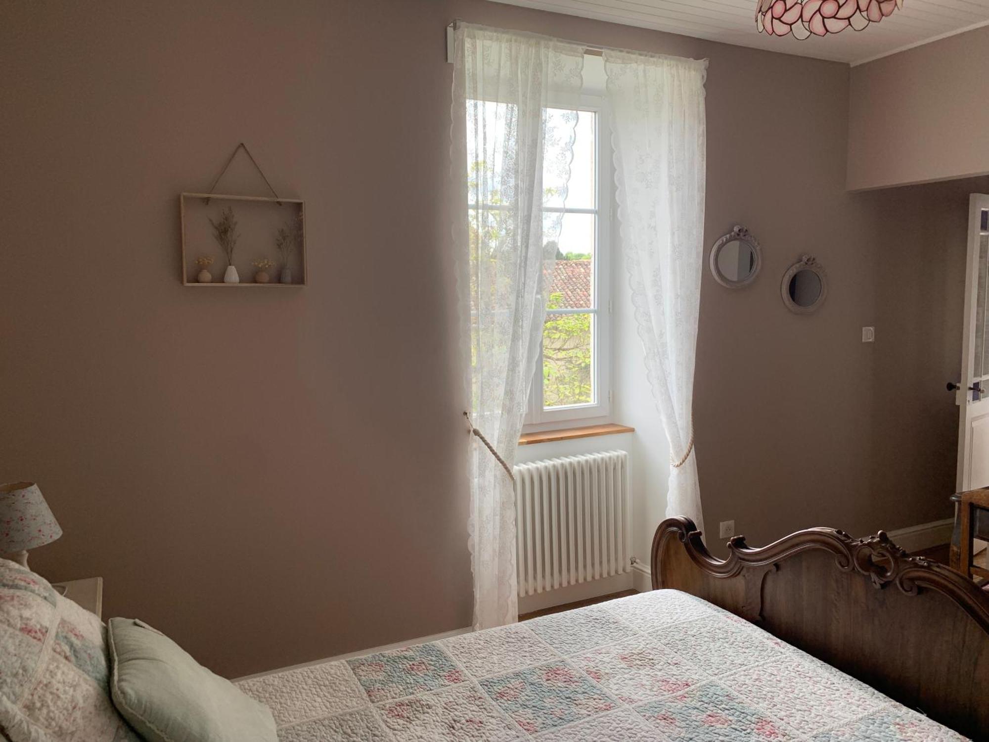 The Cool Lounge A Coulonges - Charente Bed & Breakfast Luaran gambar